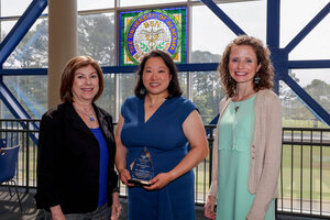 UAH Senior Development Officer Dr. Helen Lien receives 2025 Lamplighter Award from Alabama League for Nursing