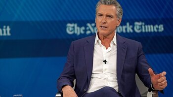 Democratic presidential contenders test the waters during midterm 'shadow campaign'