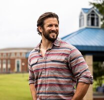Navy SEAL Jared Hudson Calls Out Graham Platner Over Use of Kik App