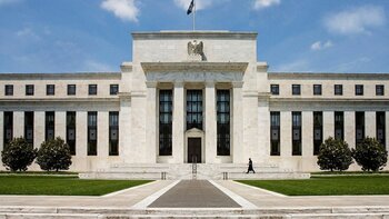 Monetary policy: Why are global central banks moving in different directions?