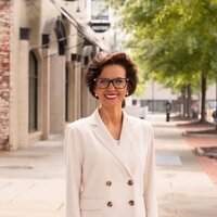 Lieutenant Governor candidate Nicole Jones Wadsworth addresses Etowah Republicans